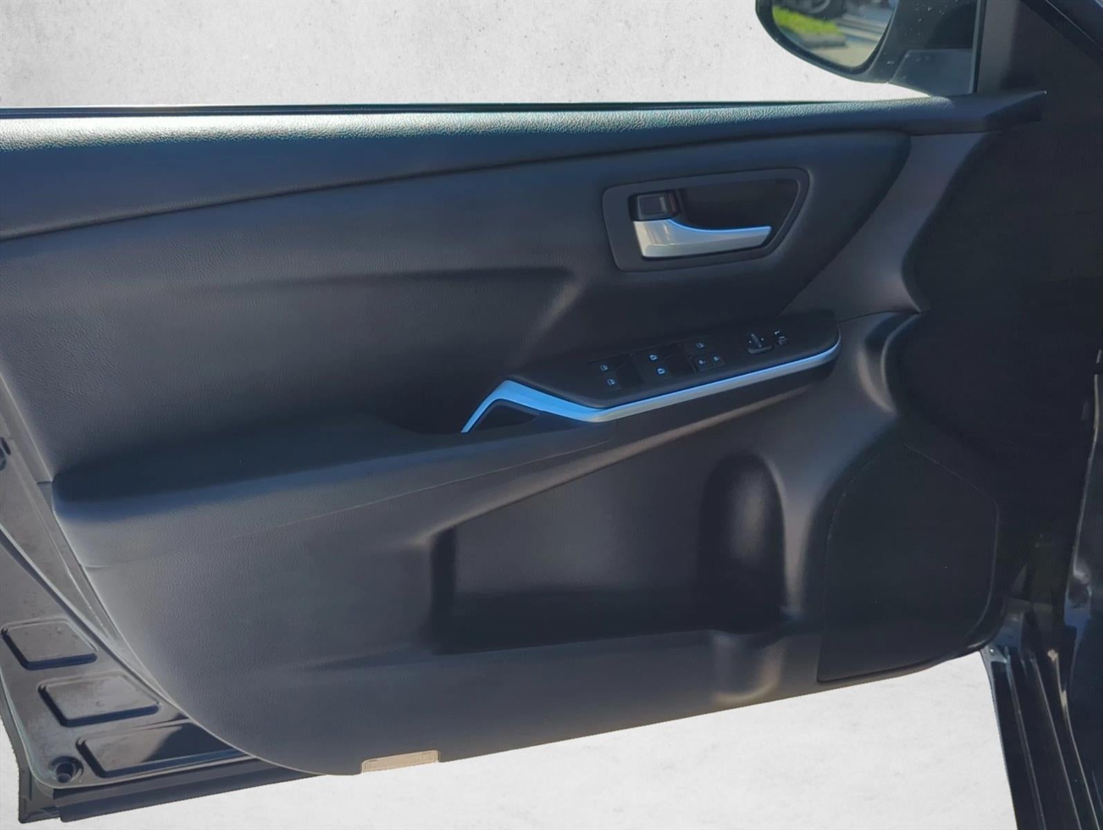 2015 Toyota Camry 4dr Sdn I4 Auto SE (SE)