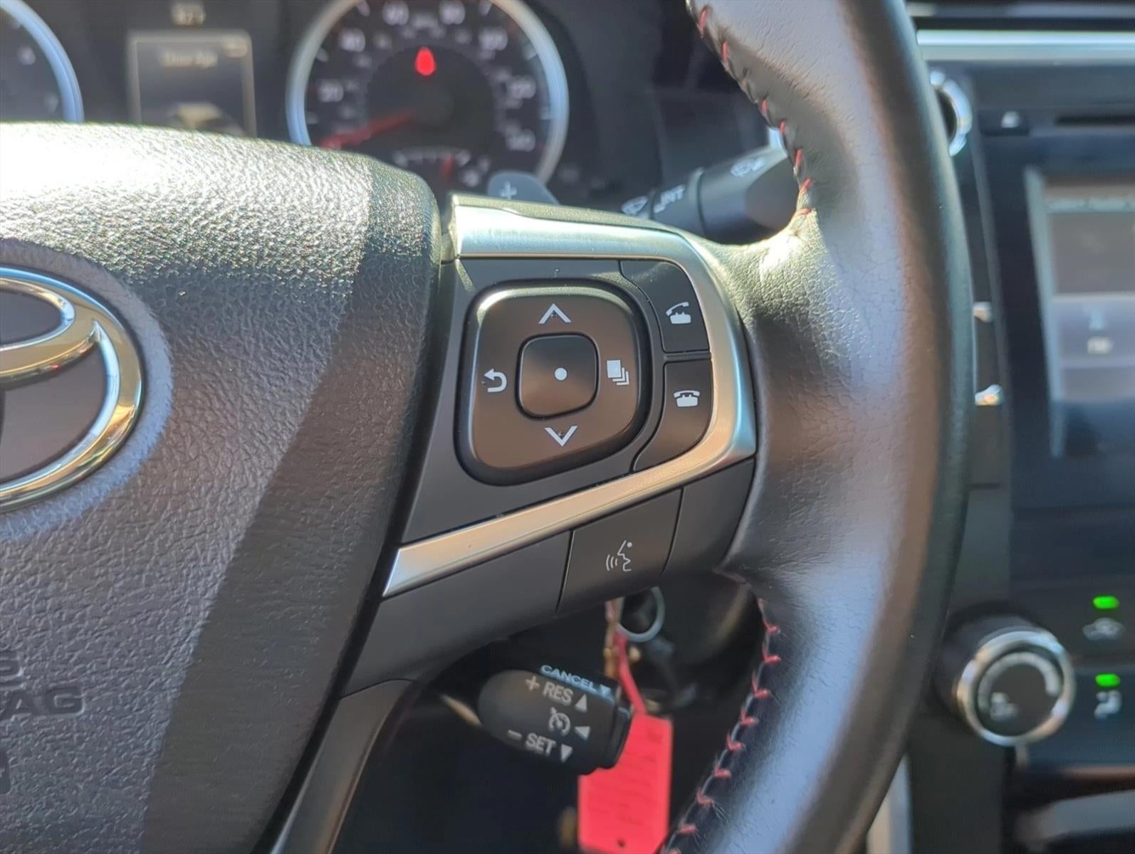 2015 Toyota Camry 4dr Sdn I4 Auto SE (SE)