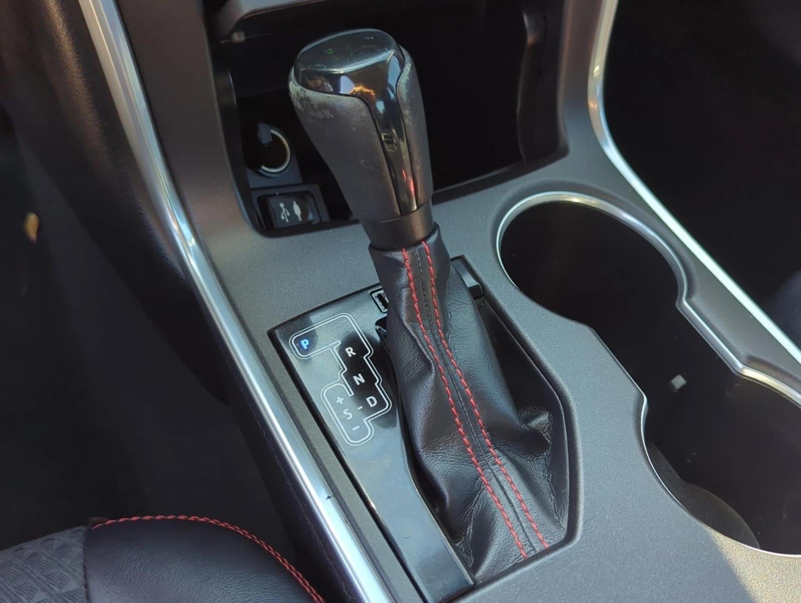 2015 Toyota Camry 4dr Sdn I4 Auto SE (SE)