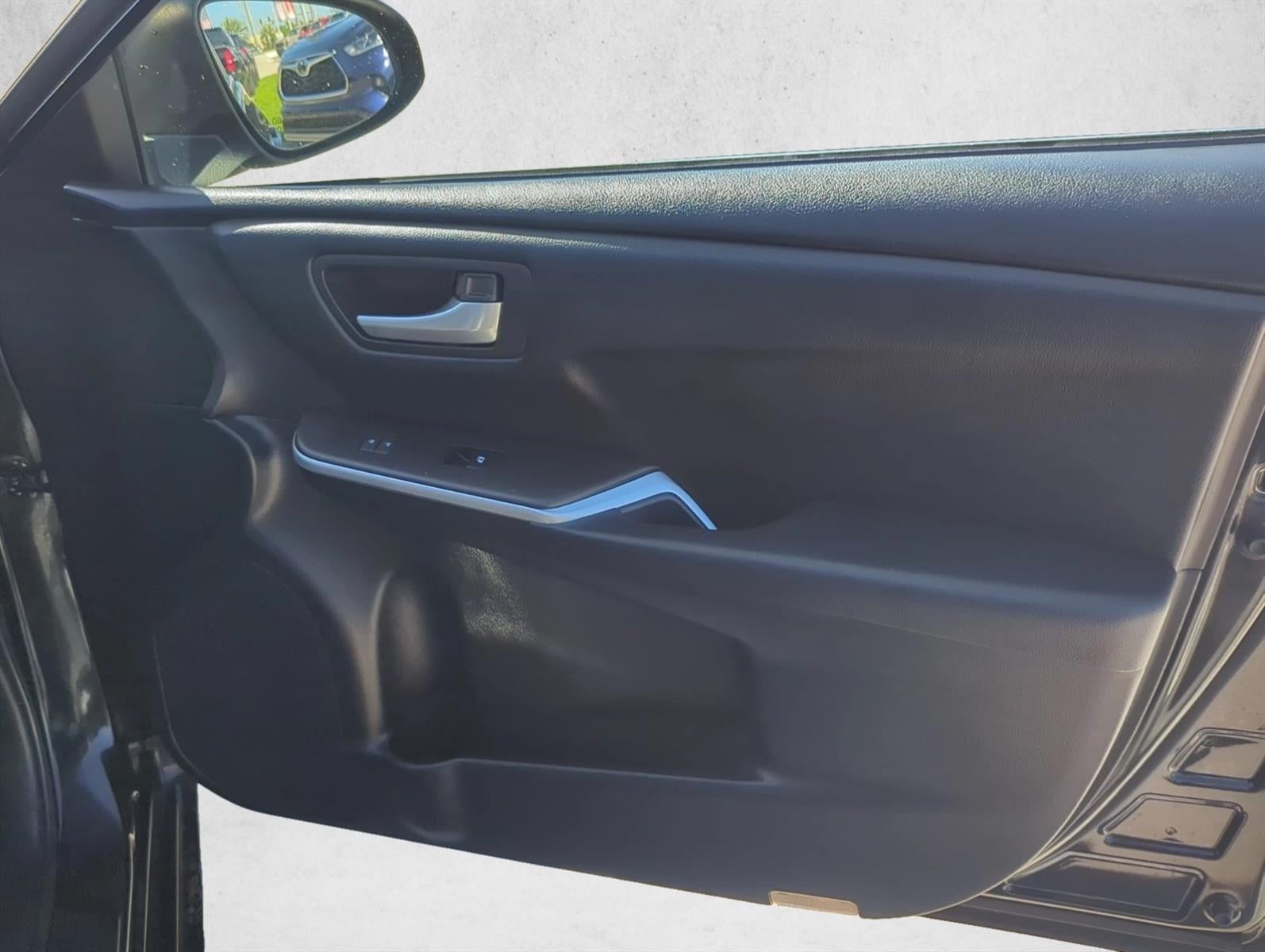 2015 Toyota Camry 4dr Sdn I4 Auto SE (SE)