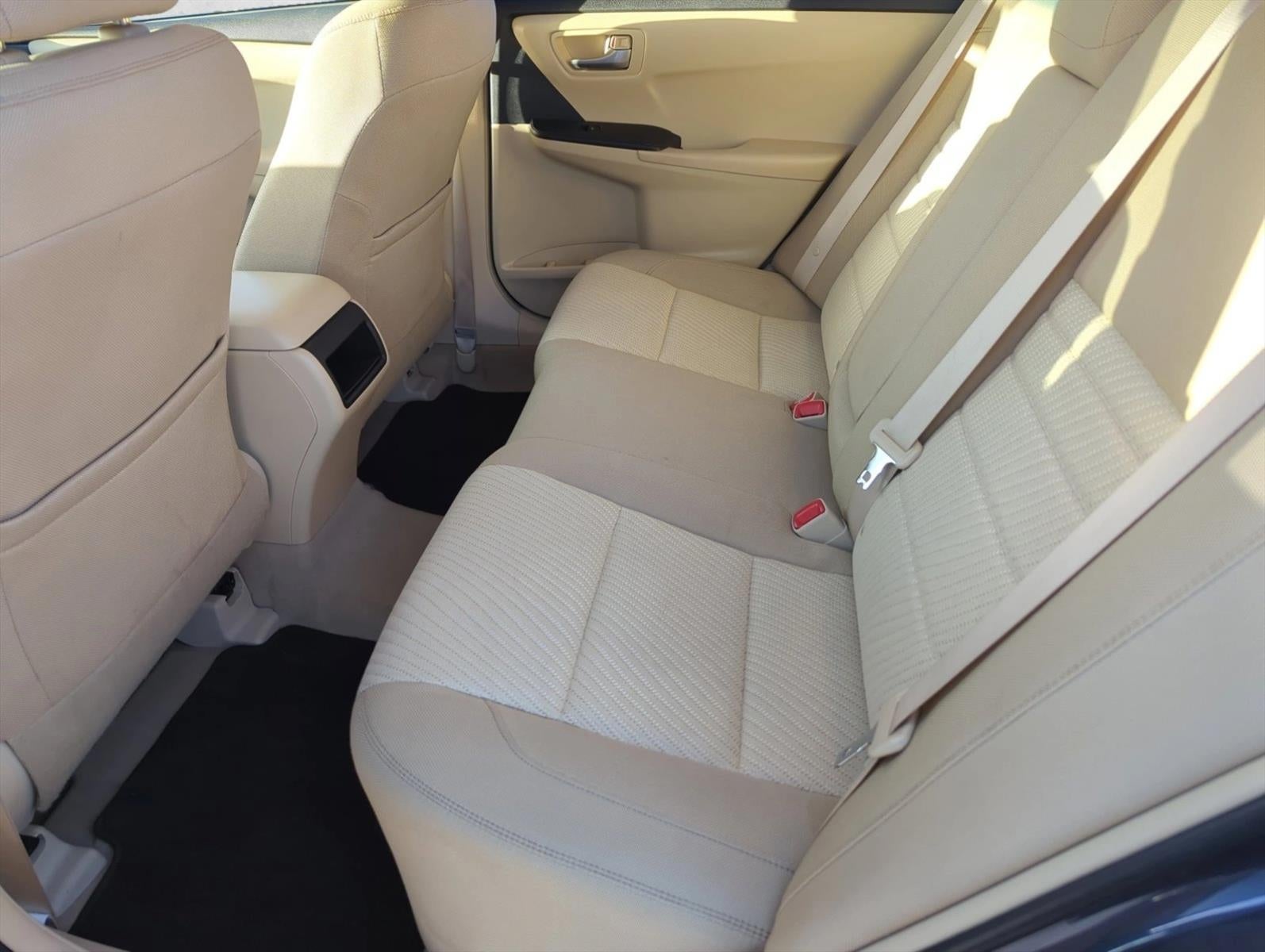 2015 Toyota Camry 4dr Sdn I4 Auto LE (SE)