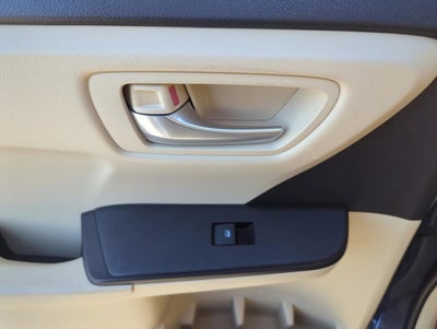 2015 Toyota Camry 4dr Sdn I4 Auto LE (SE)