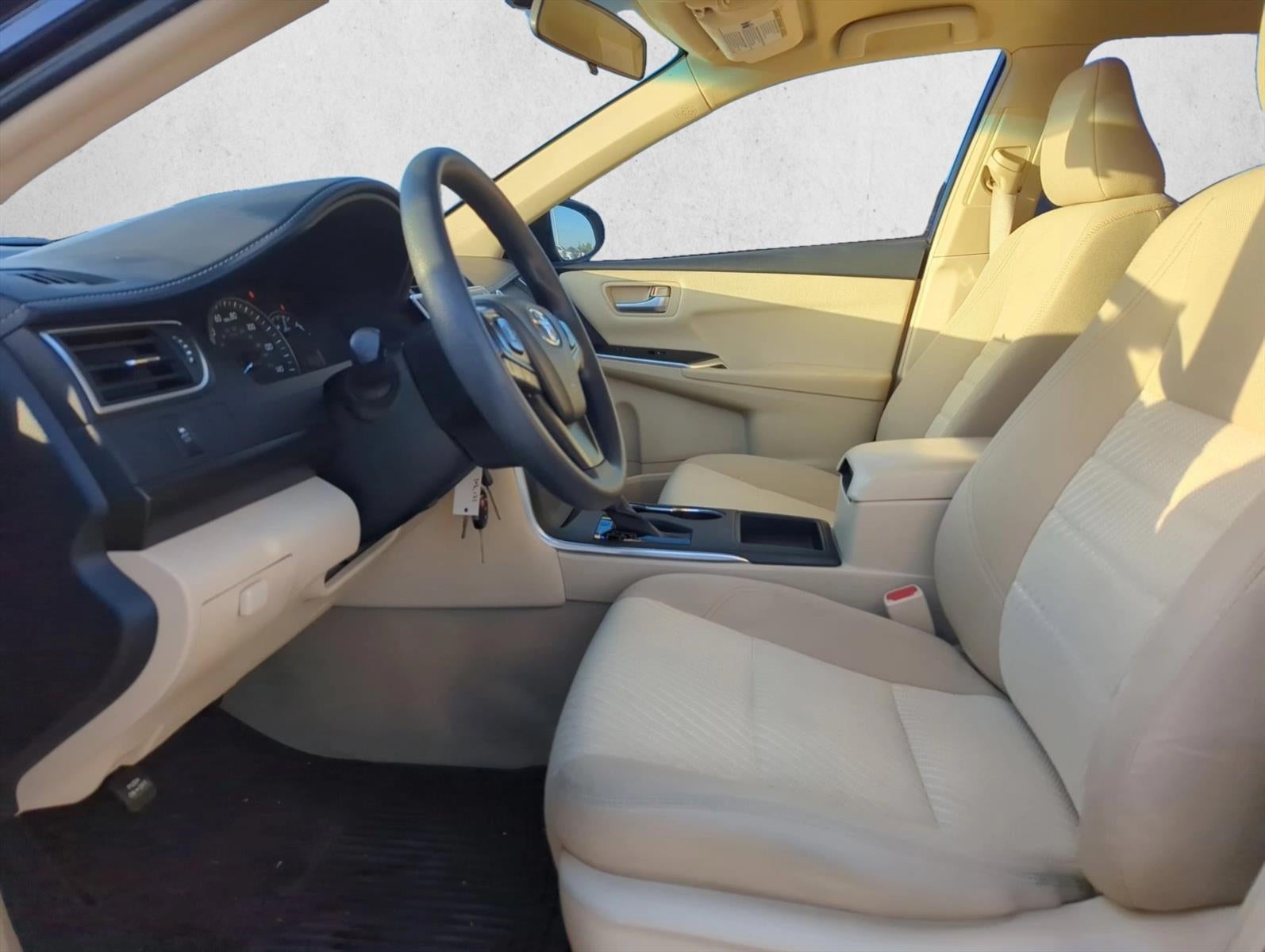 2015 Toyota Camry 4dr Sdn I4 Auto LE (SE)