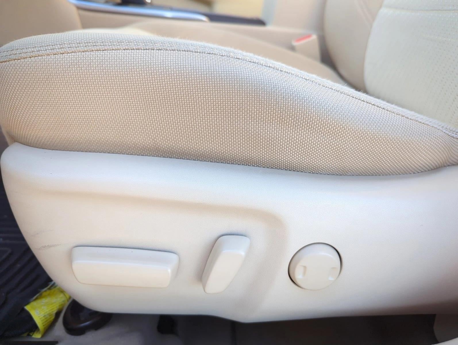 2015 Toyota Camry 4dr Sdn I4 Auto LE (SE)