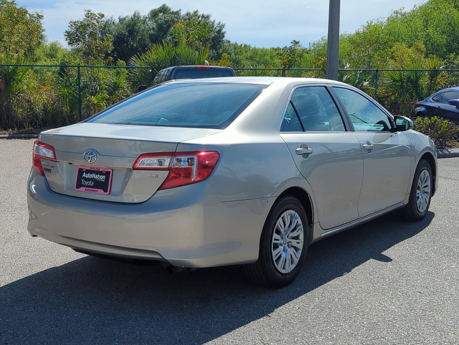 2014 Toyota Camry 4dr Sdn I4 Auto LE (Natl) *Ltd Avail*