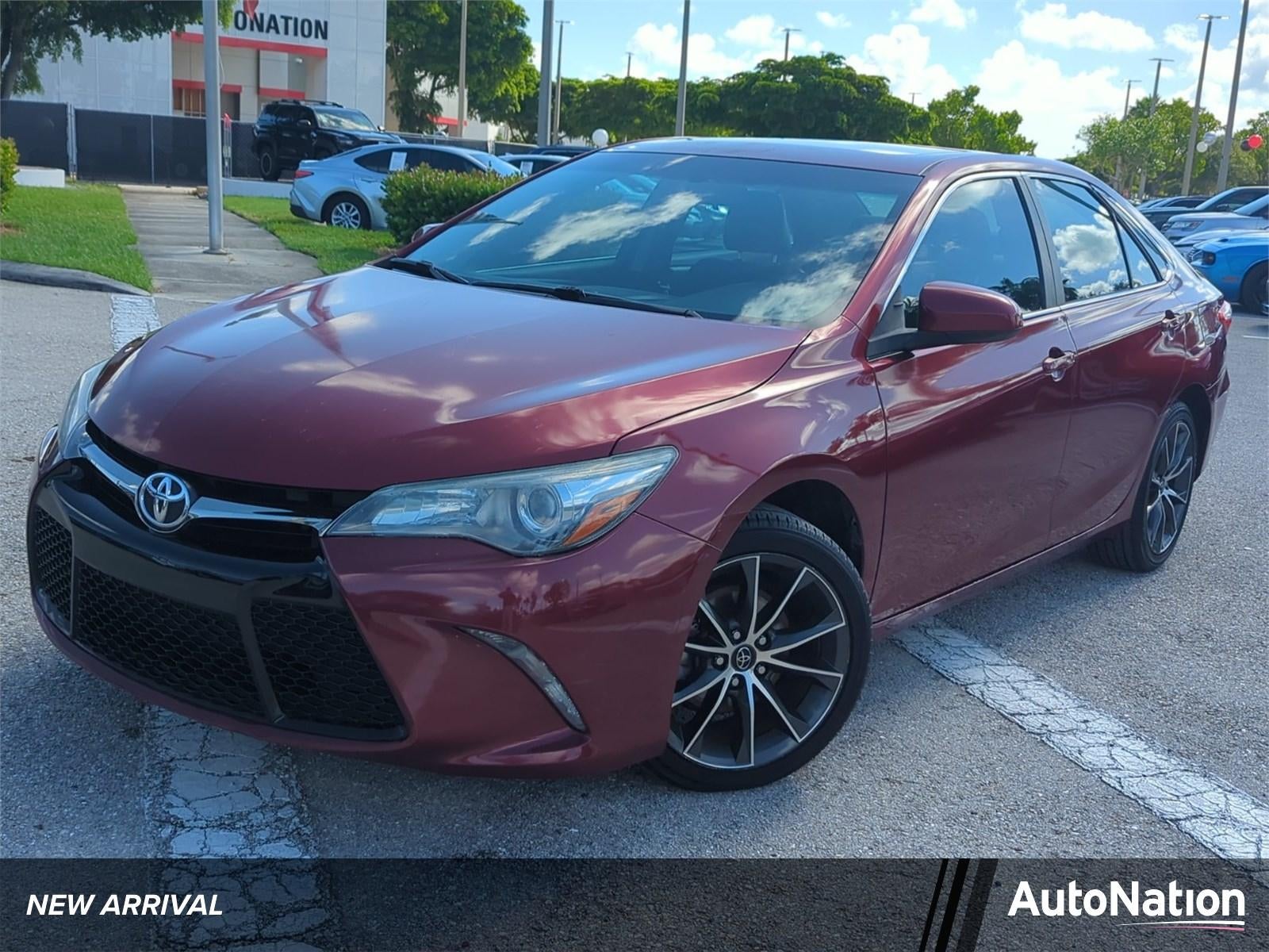 2017 Toyota Camry SE Auto (SE)