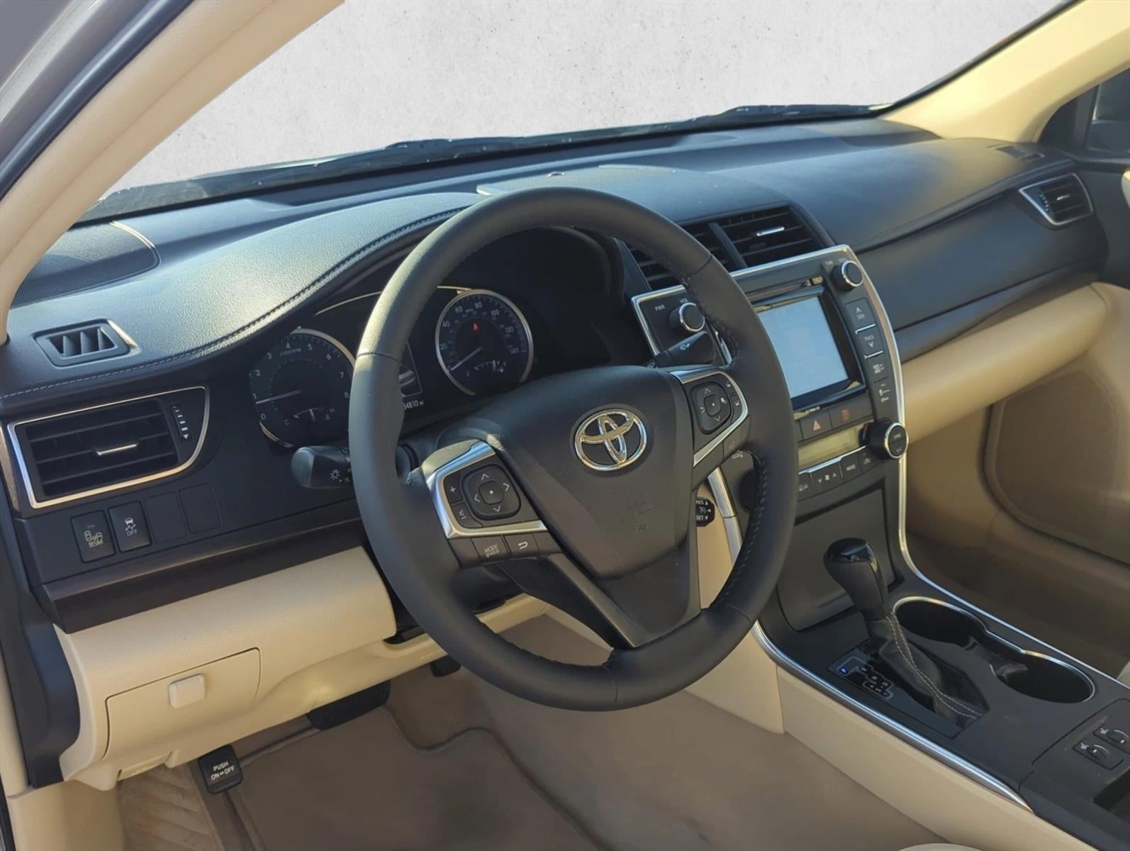 2017 Toyota Camry XLE Auto (SE)