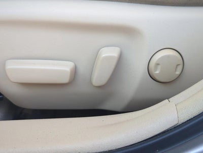 2017 Toyota Camry XLE Auto (SE)