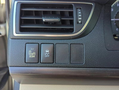 2017 Toyota Camry XLE Auto (SE)