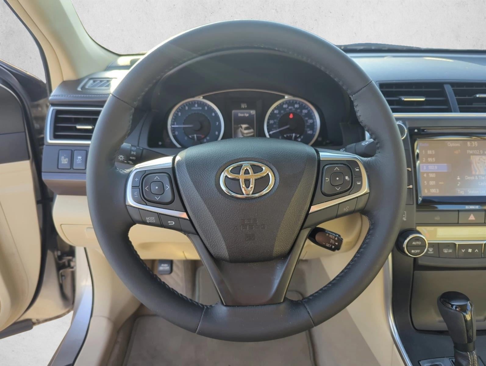 2017 Toyota Camry XLE Auto (SE)