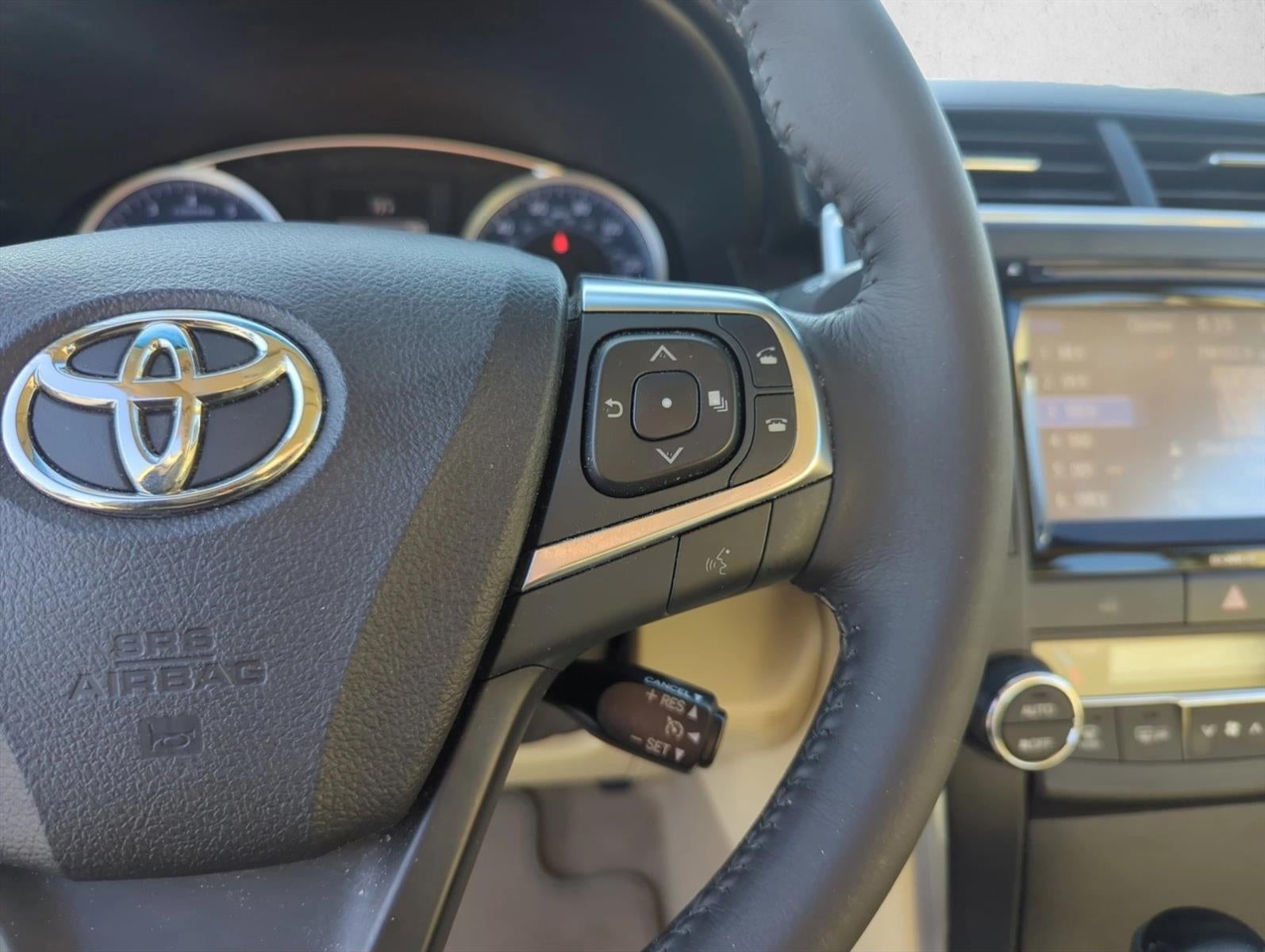 2017 Toyota Camry XLE Auto (SE)