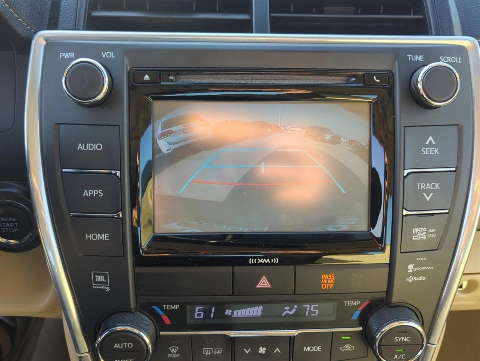 2017 Toyota Camry XLE Auto (SE)