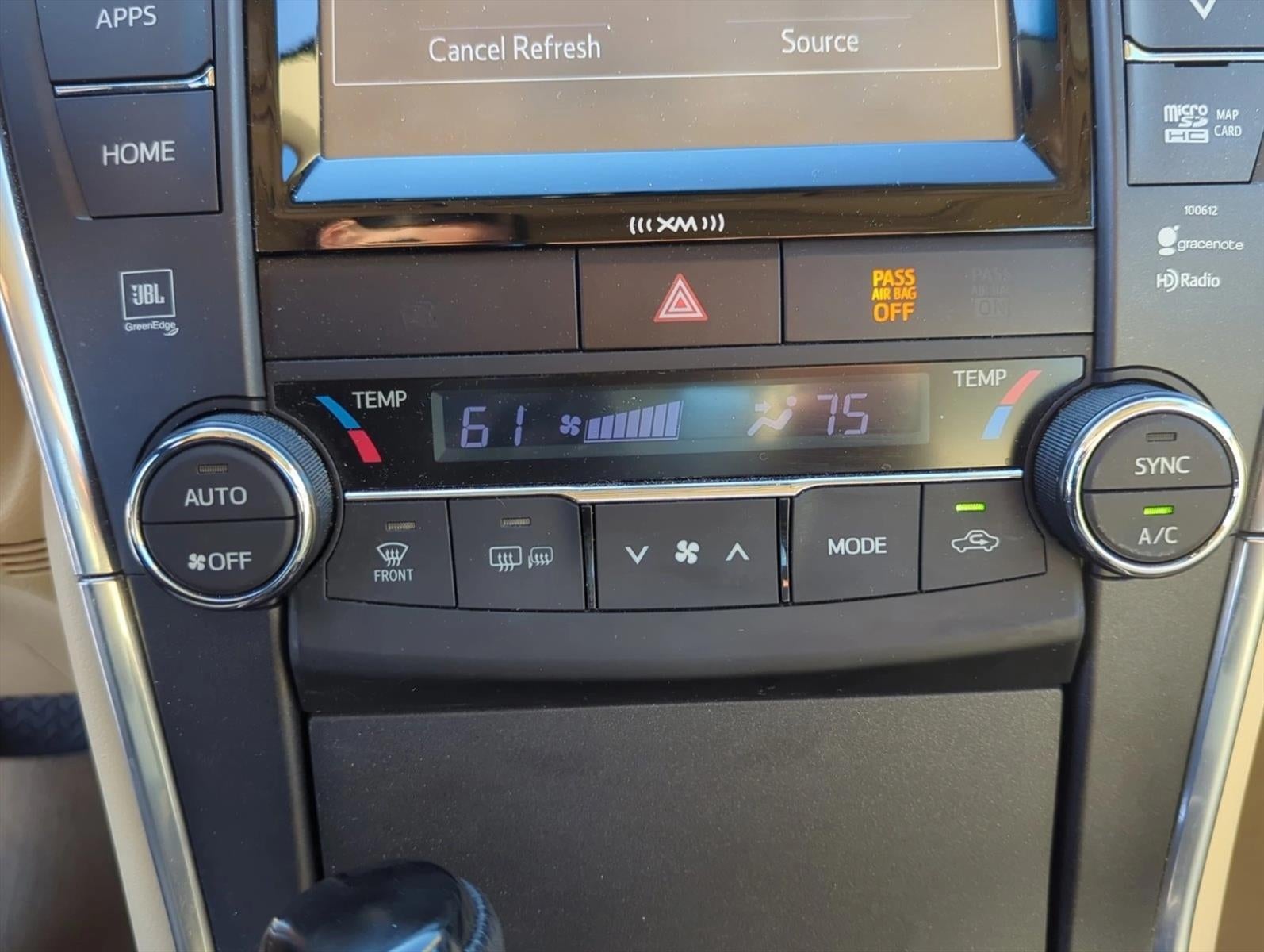 2017 Toyota Camry XLE Auto (SE)