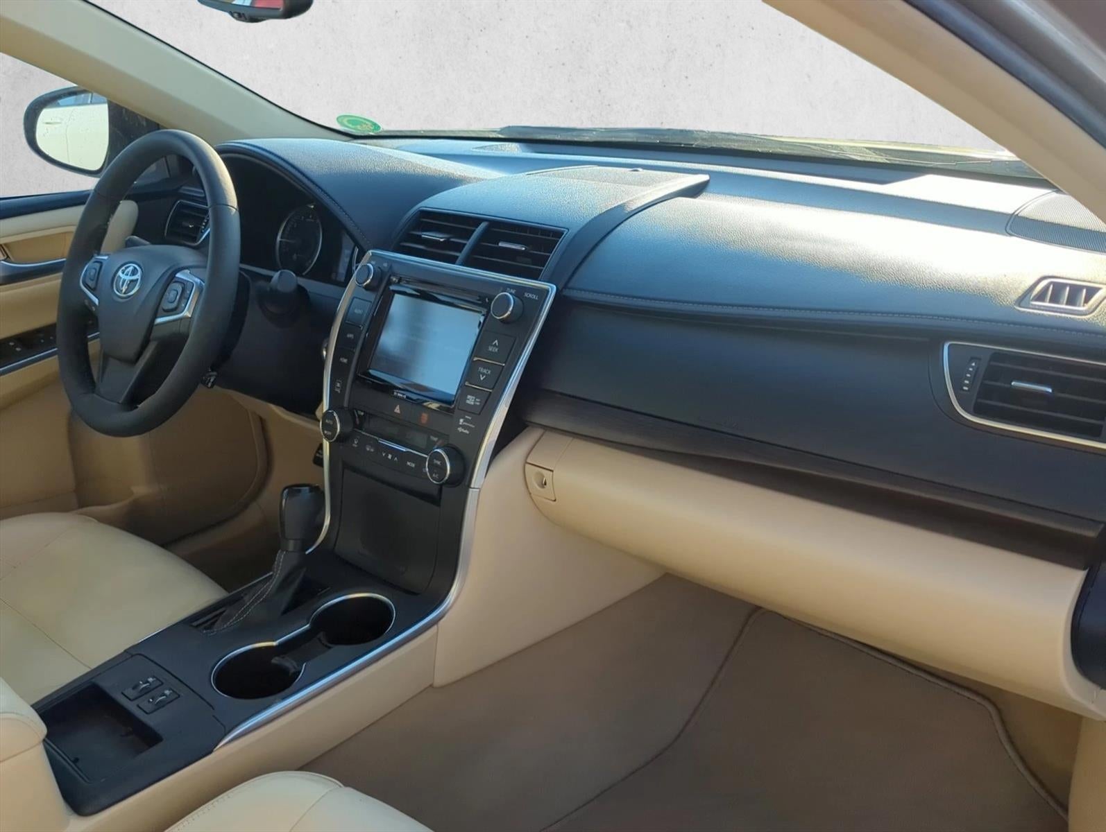 2017 Toyota Camry XLE Auto (SE)