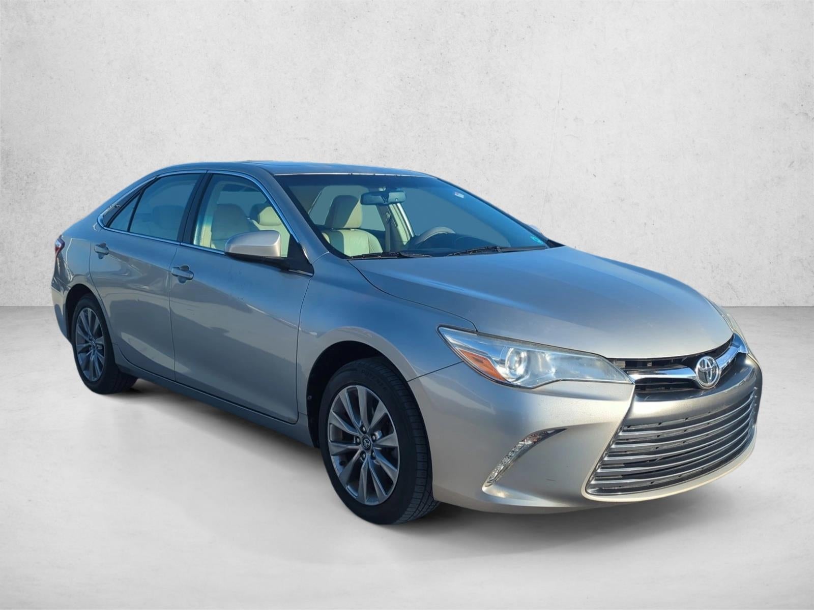 2017 Toyota Camry XLE Auto (SE)