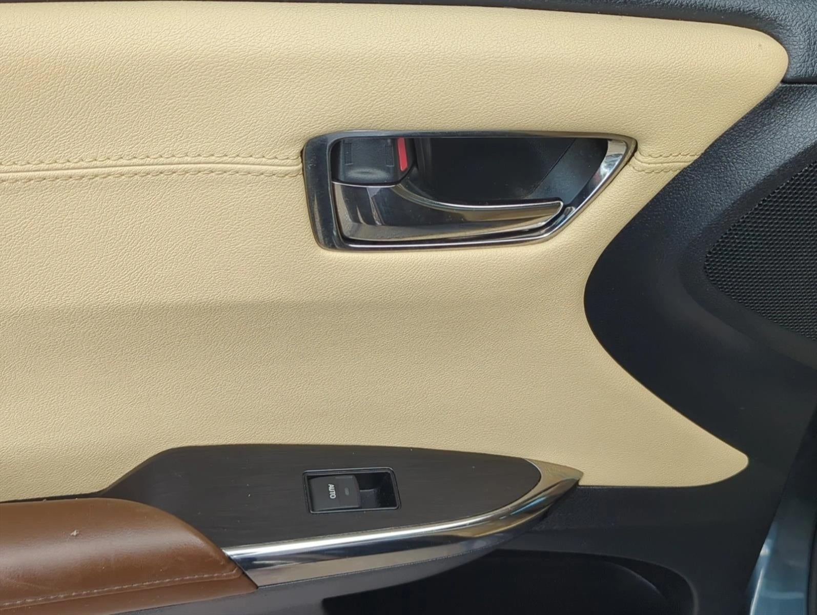 2015 Toyota Avalon 4dr Sdn XLE (SE)