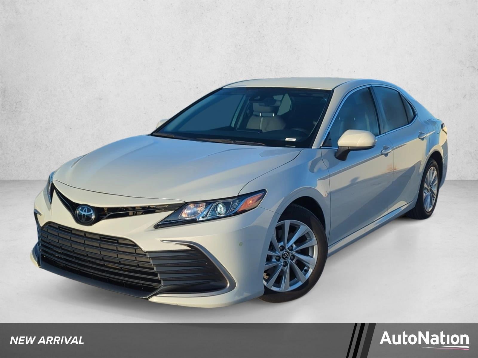 2023 Toyota Camry LE Auto (SE)