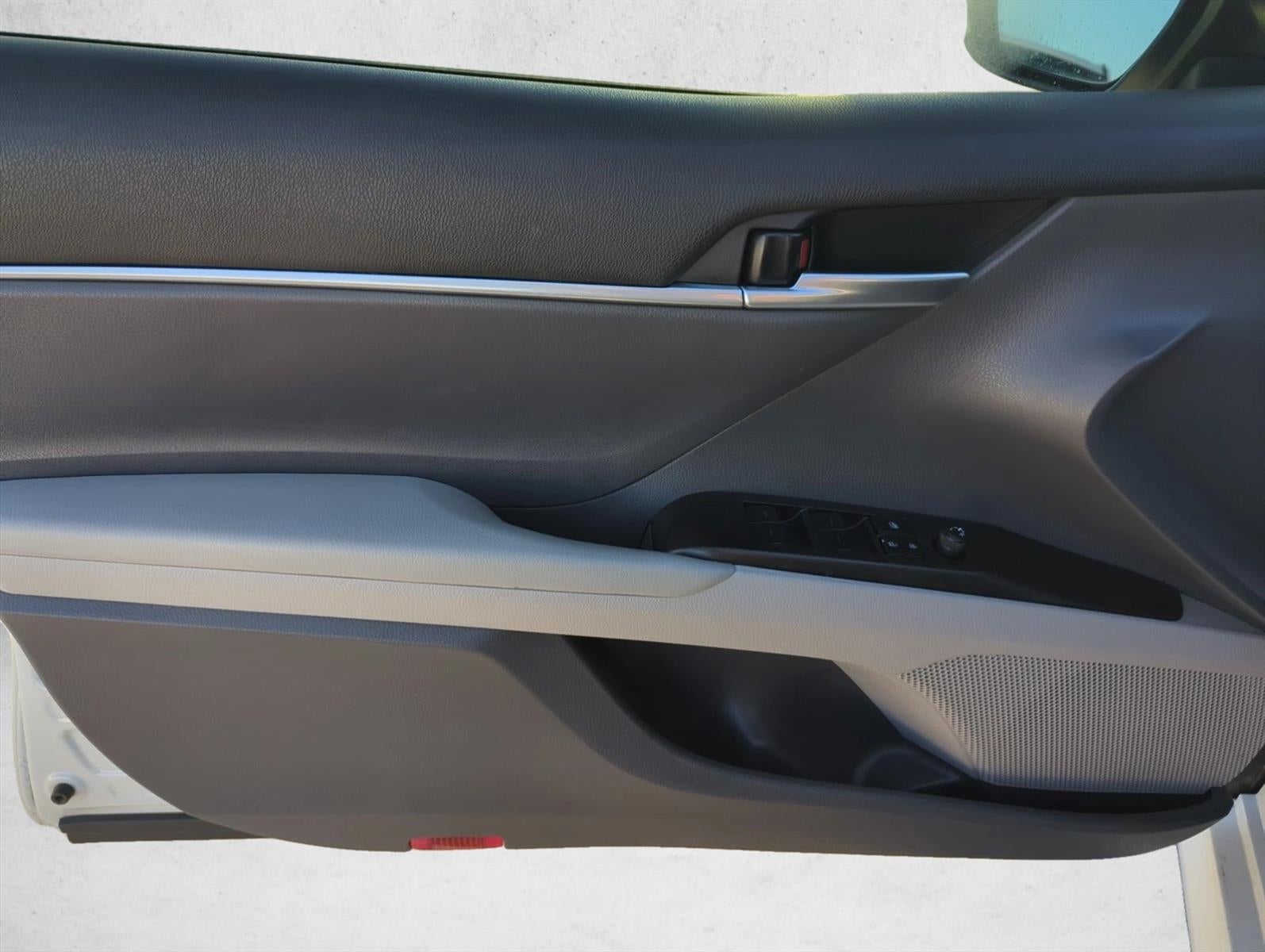 2023 Toyota Camry LE Auto (SE)