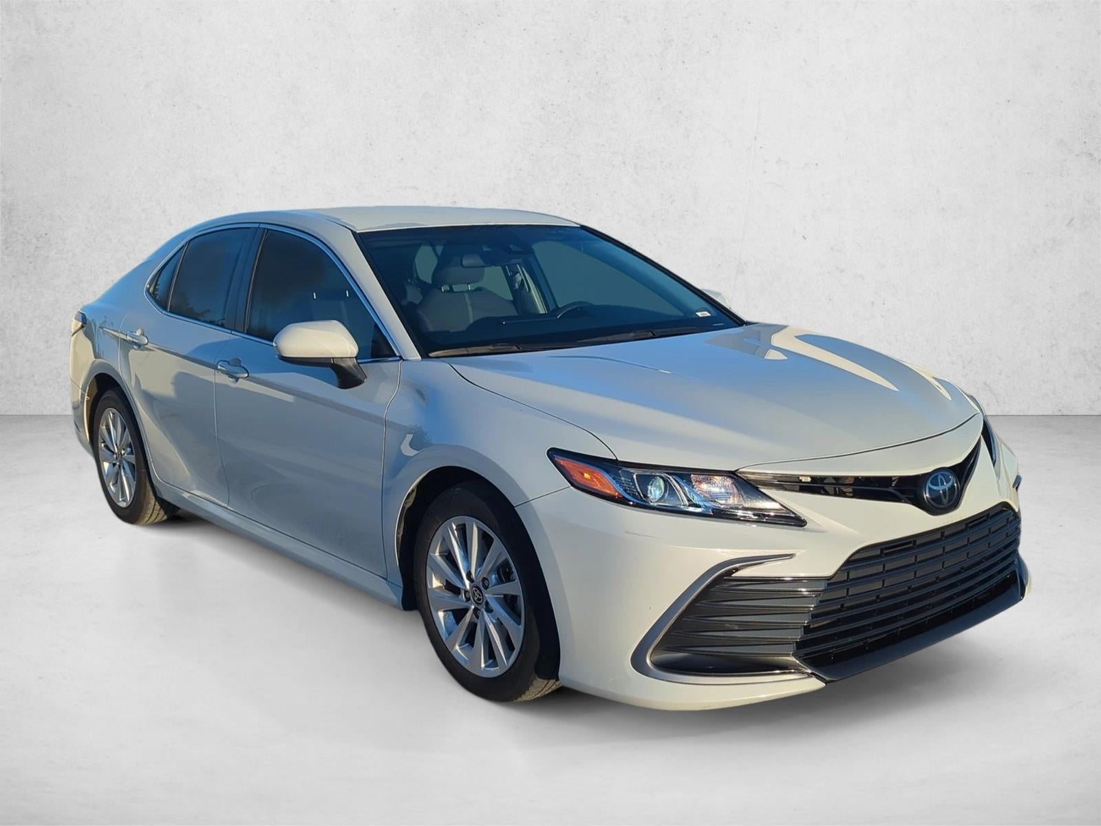 2023 Toyota Camry LE Auto (SE)