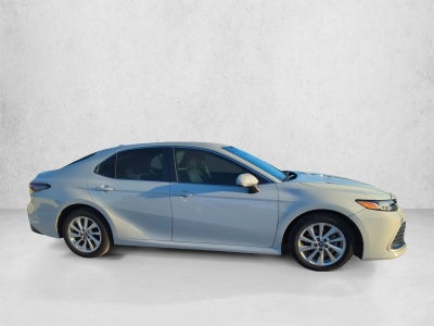 2023 Toyota Camry LE Auto (SE)