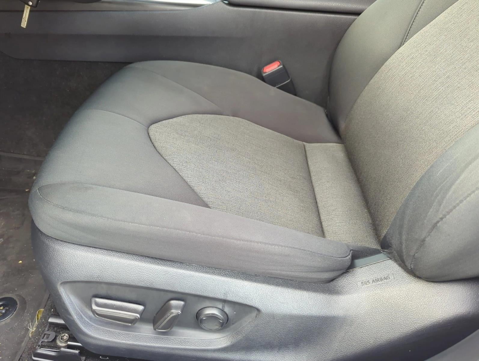 2023 Toyota Camry LE Auto (SE)