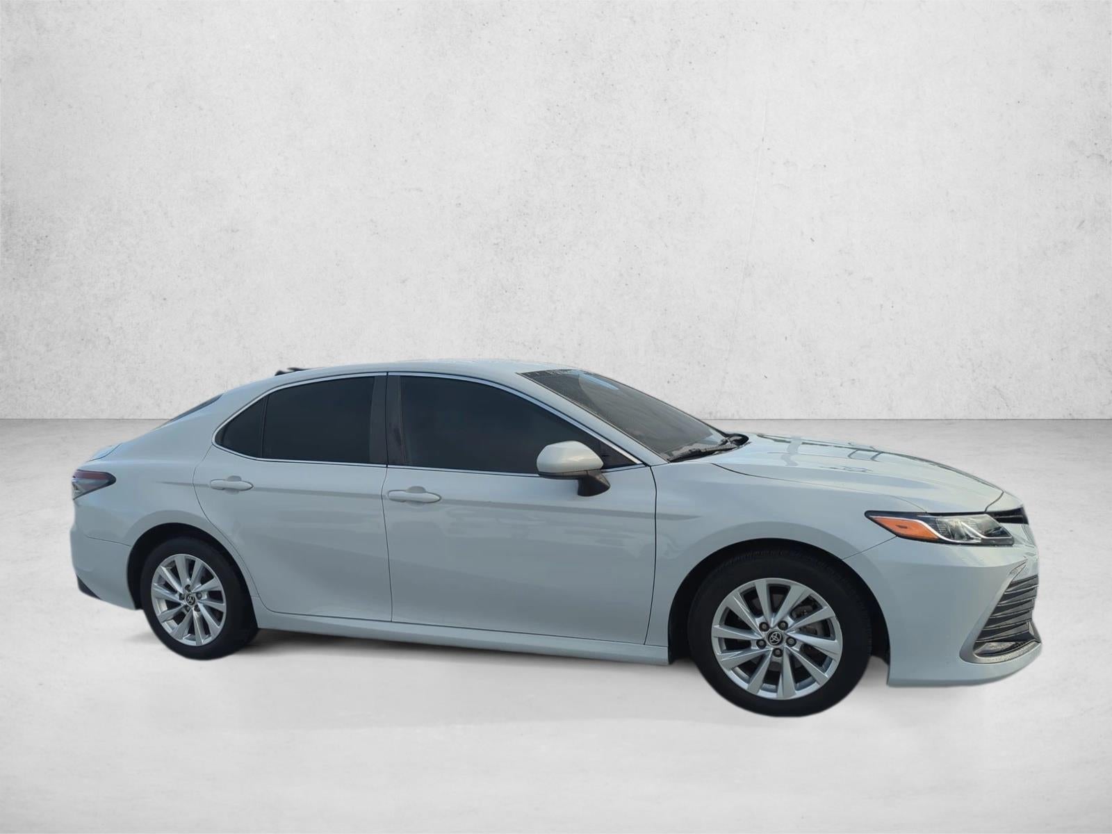 2023 Toyota Camry LE Auto (SE)