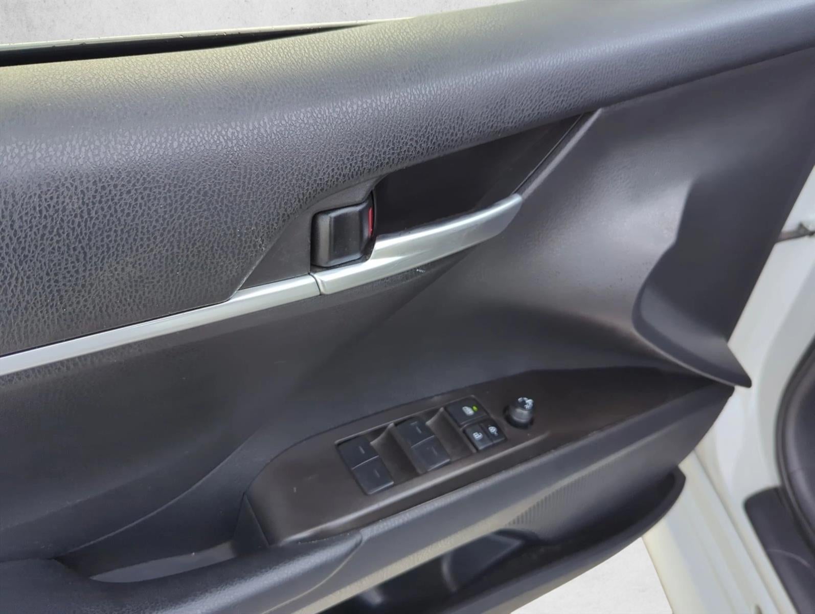 2023 Toyota Camry LE Auto (SE)