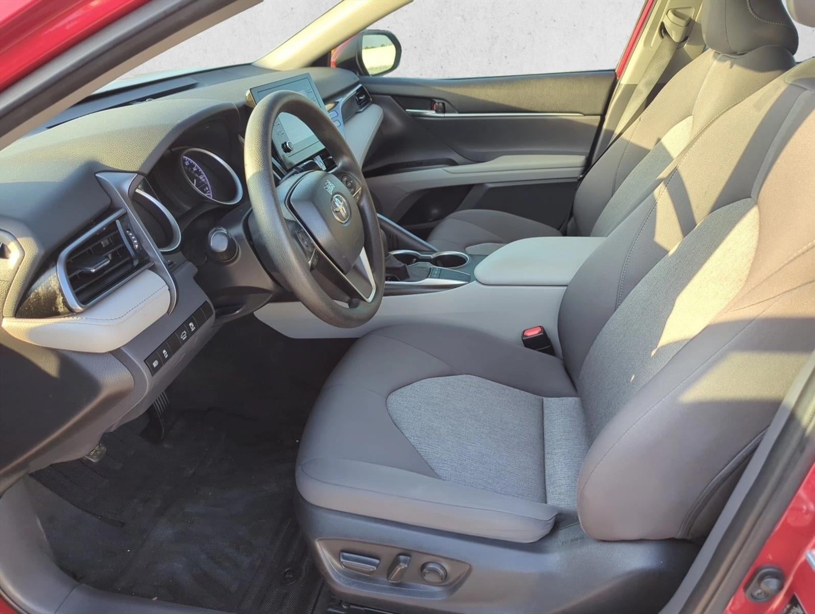2023 Toyota Camry LE Auto (SE)