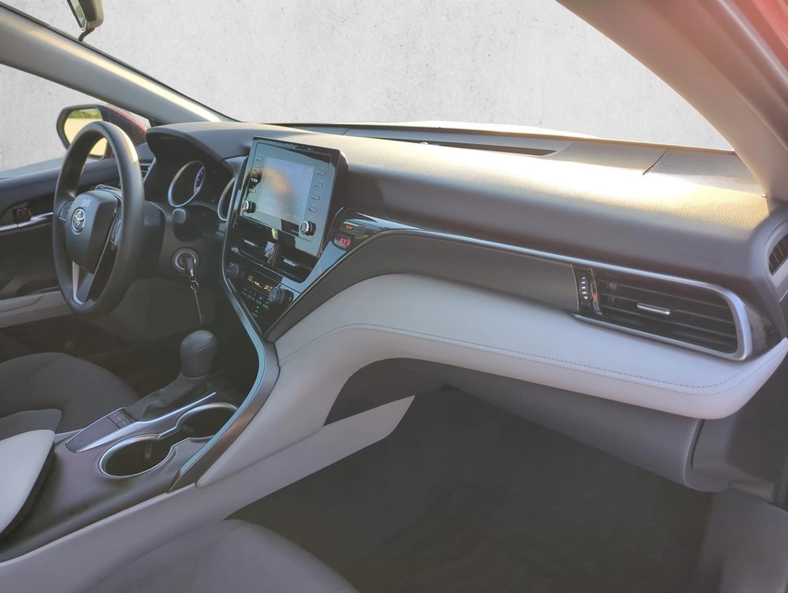 2023 Toyota Camry LE Auto (SE)
