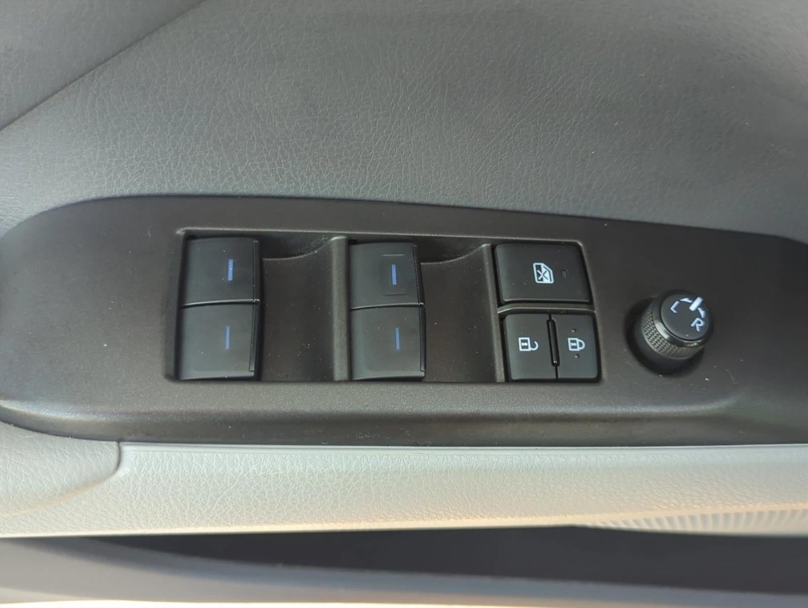 2024 Toyota Camry LE Auto (SE)