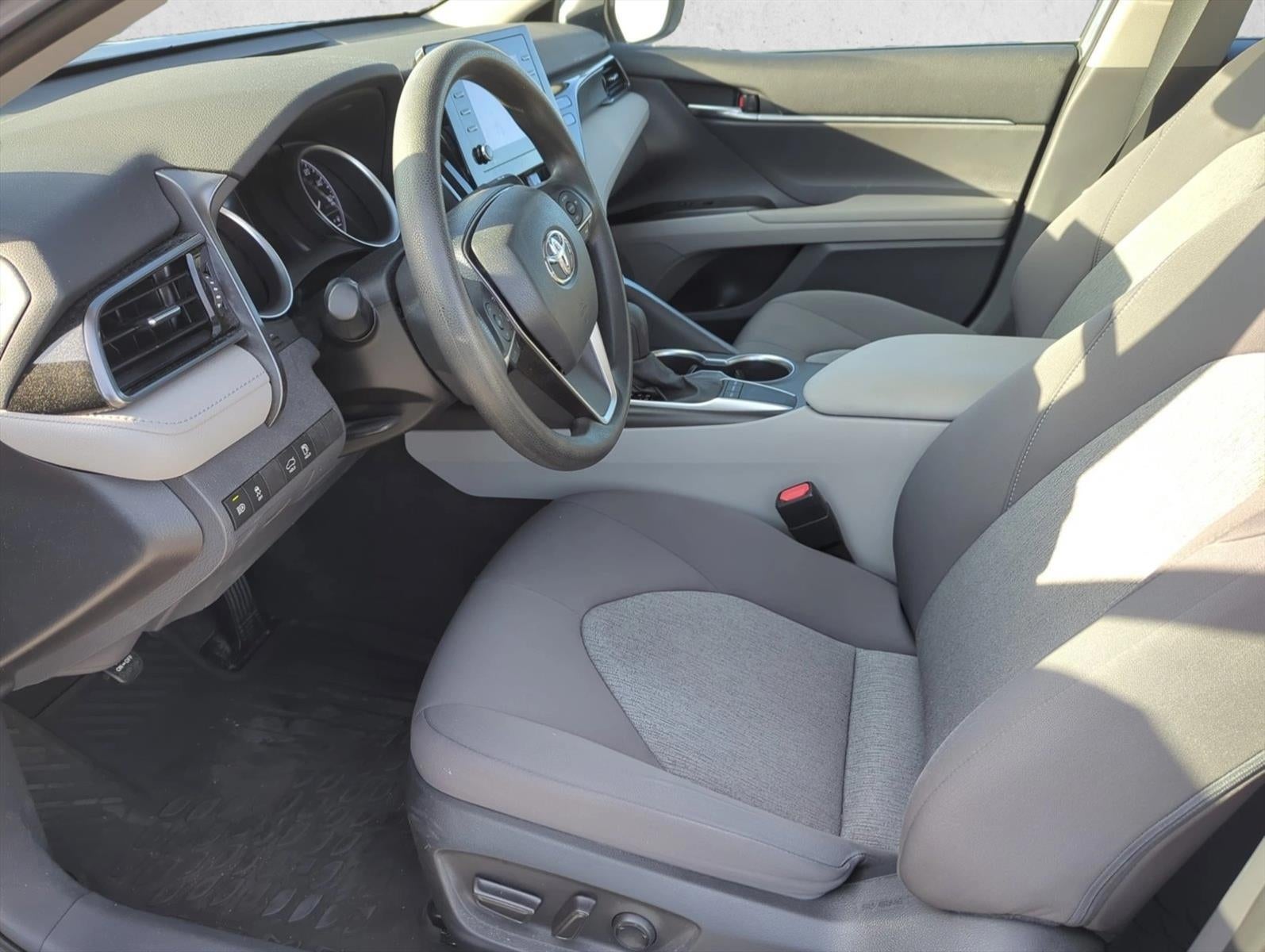 2022 Toyota Camry LE Auto (SE)
