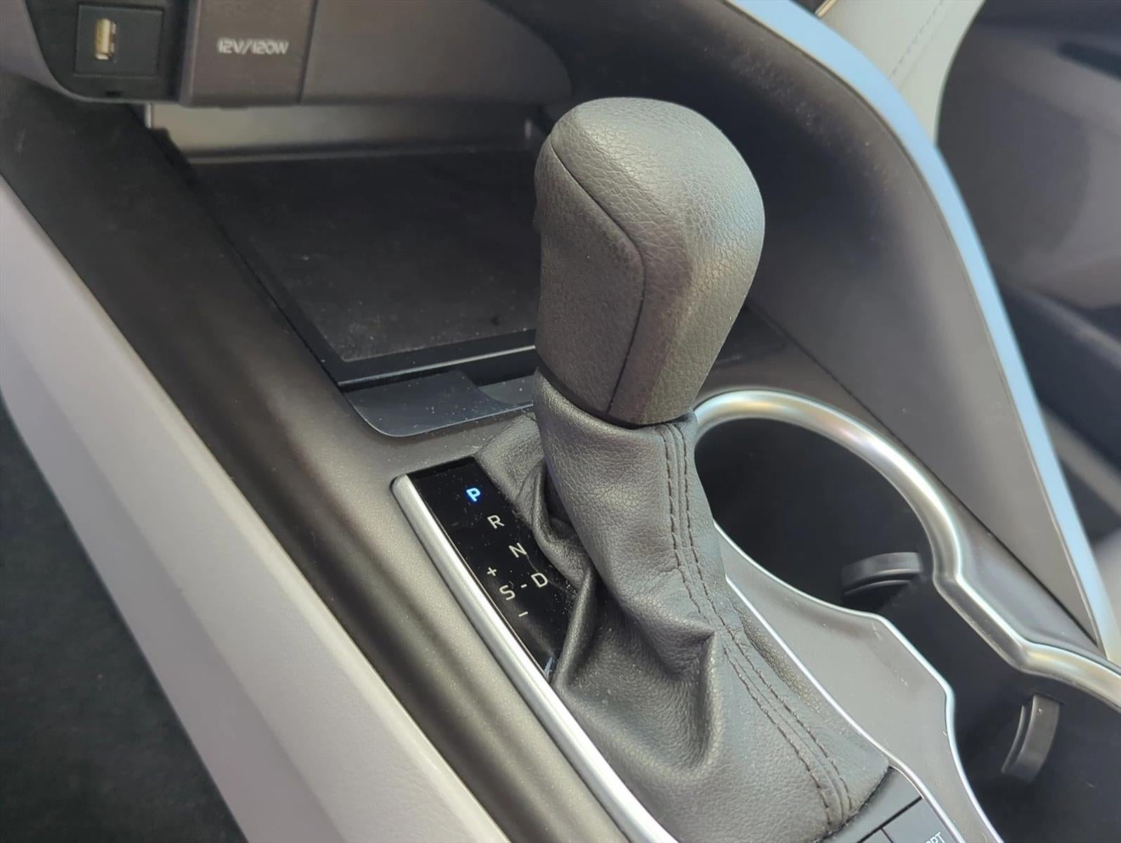 2022 Toyota Camry LE Auto (SE)