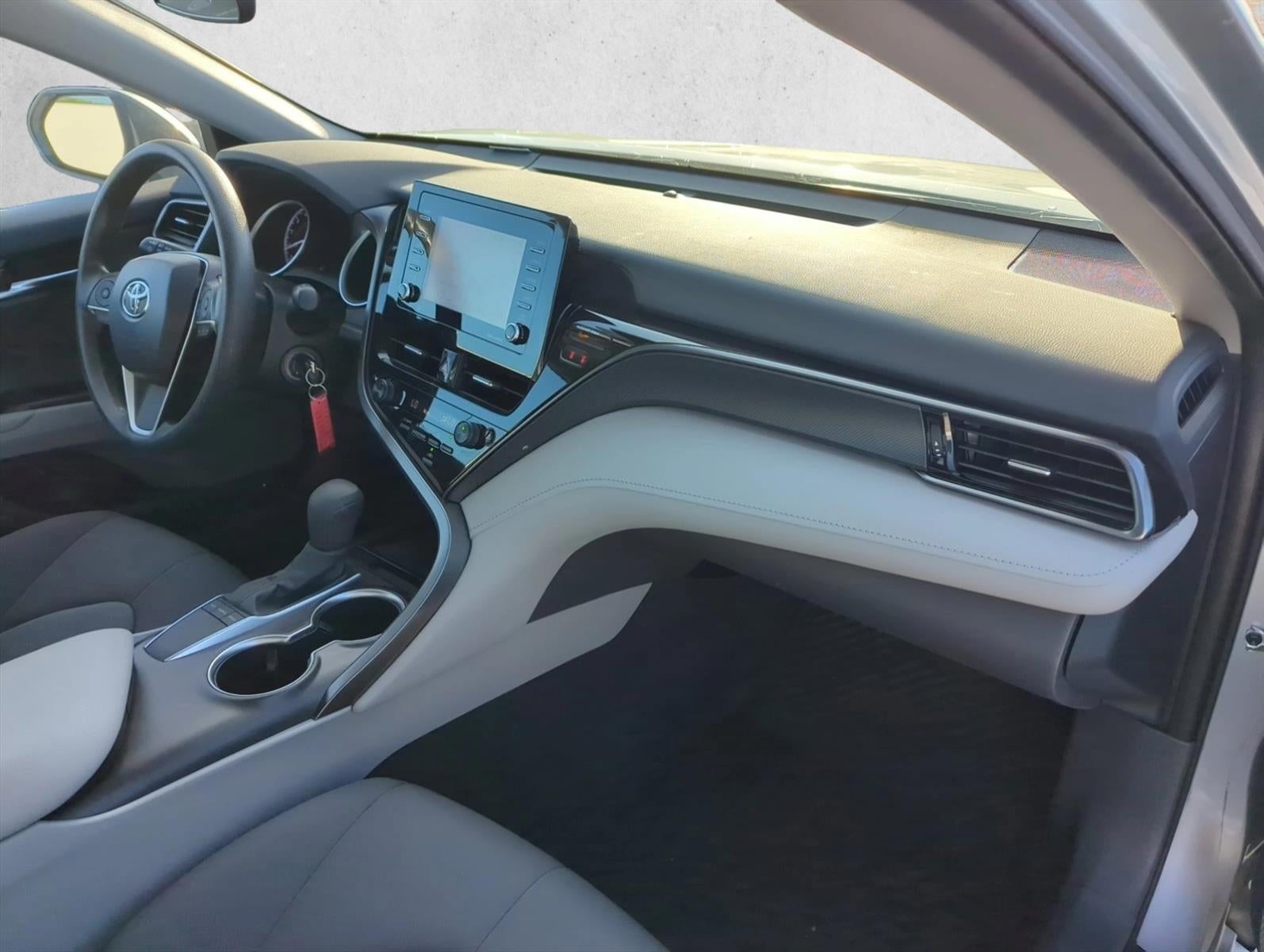 2022 Toyota Camry LE Auto (SE)