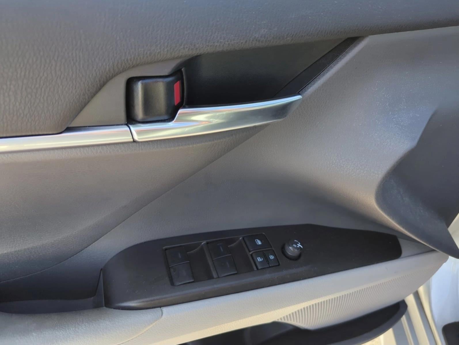 2022 Toyota Camry LE Auto (SE)