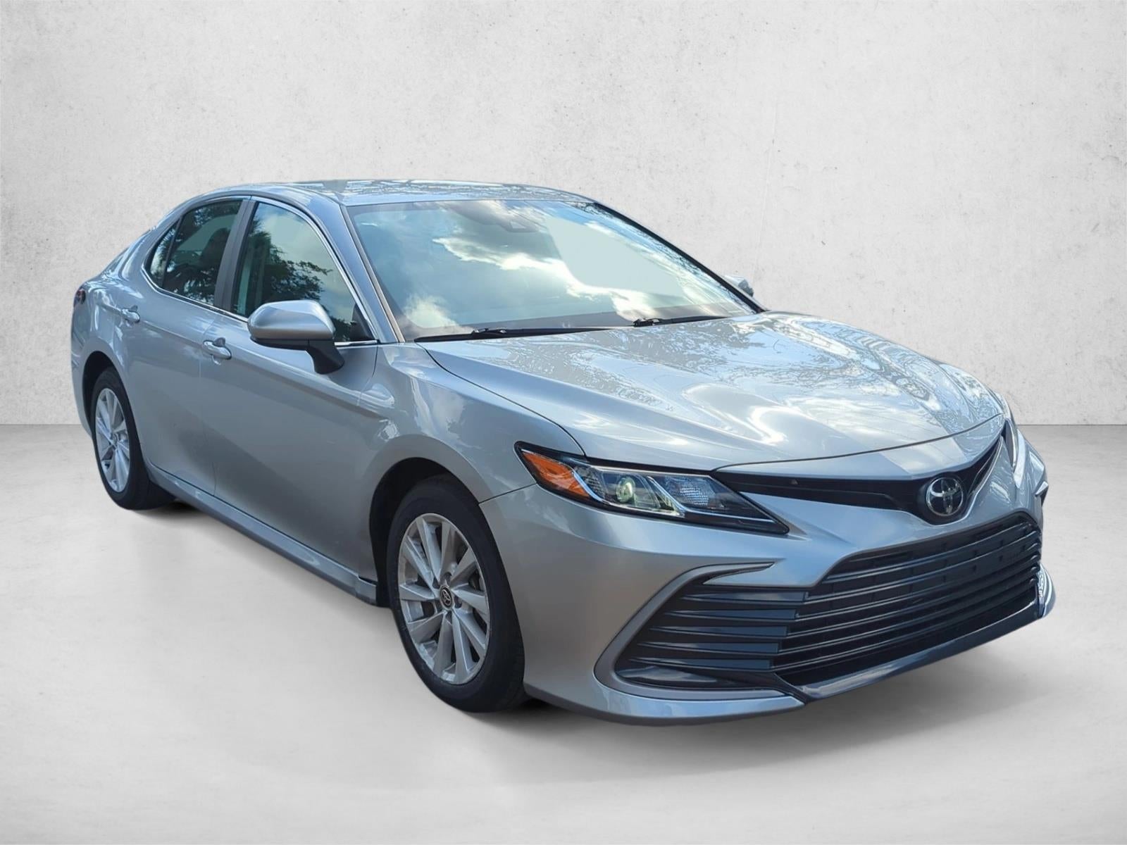 2023 Toyota Camry LE Auto (SE)