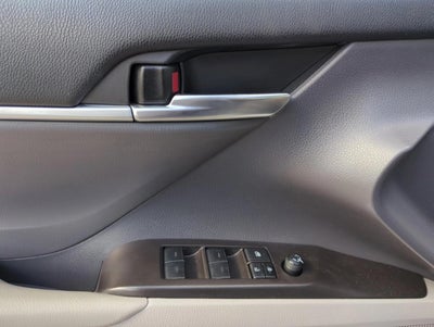 2023 Toyota Camry LE Auto (SE)