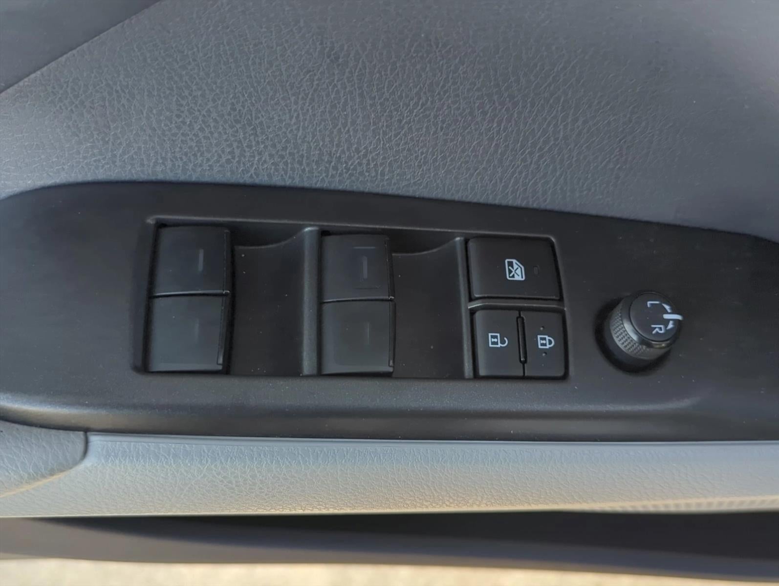2024 Toyota Camry LE Auto (SE)