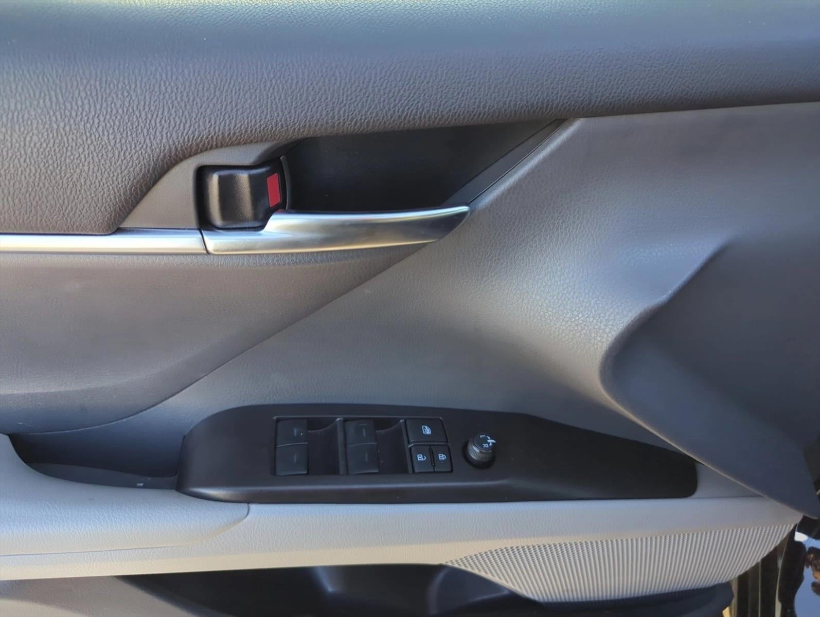 2024 Toyota Camry LE Auto (SE)