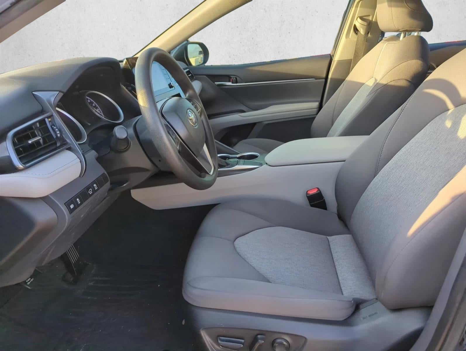 2024 Toyota Camry LE Auto (SE)