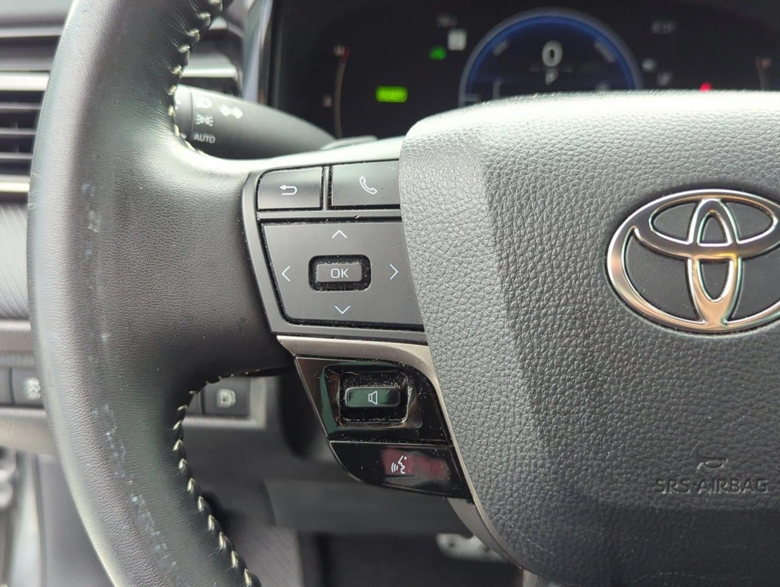 2025 Toyota Camry SE (Natl)