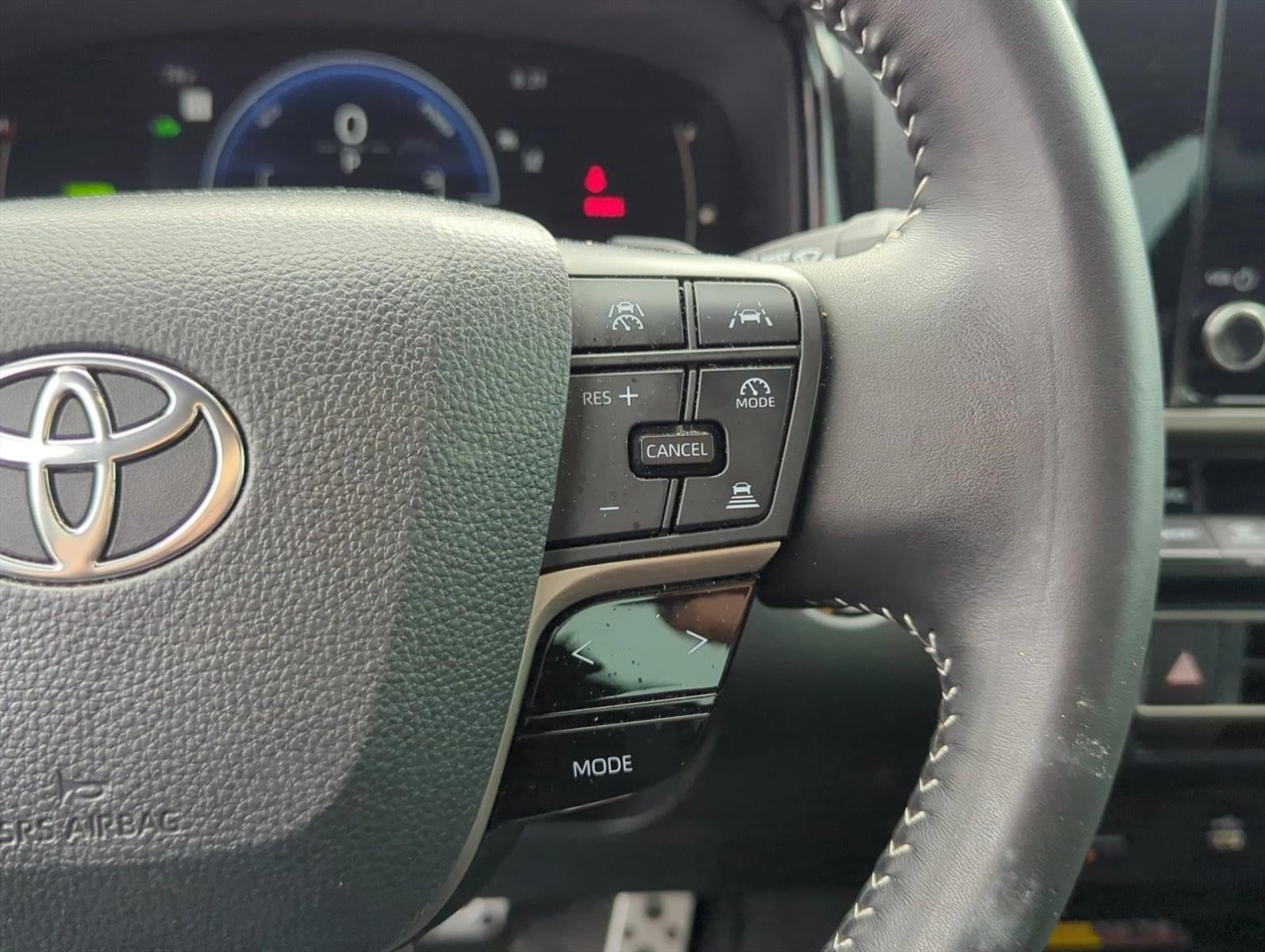 2025 Toyota Camry SE (Natl)
