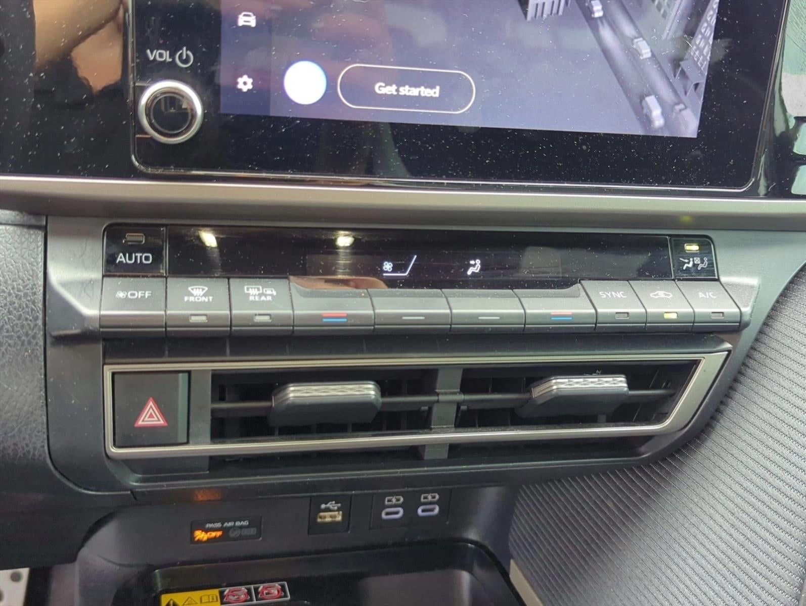 2025 Toyota Camry SE (Natl)