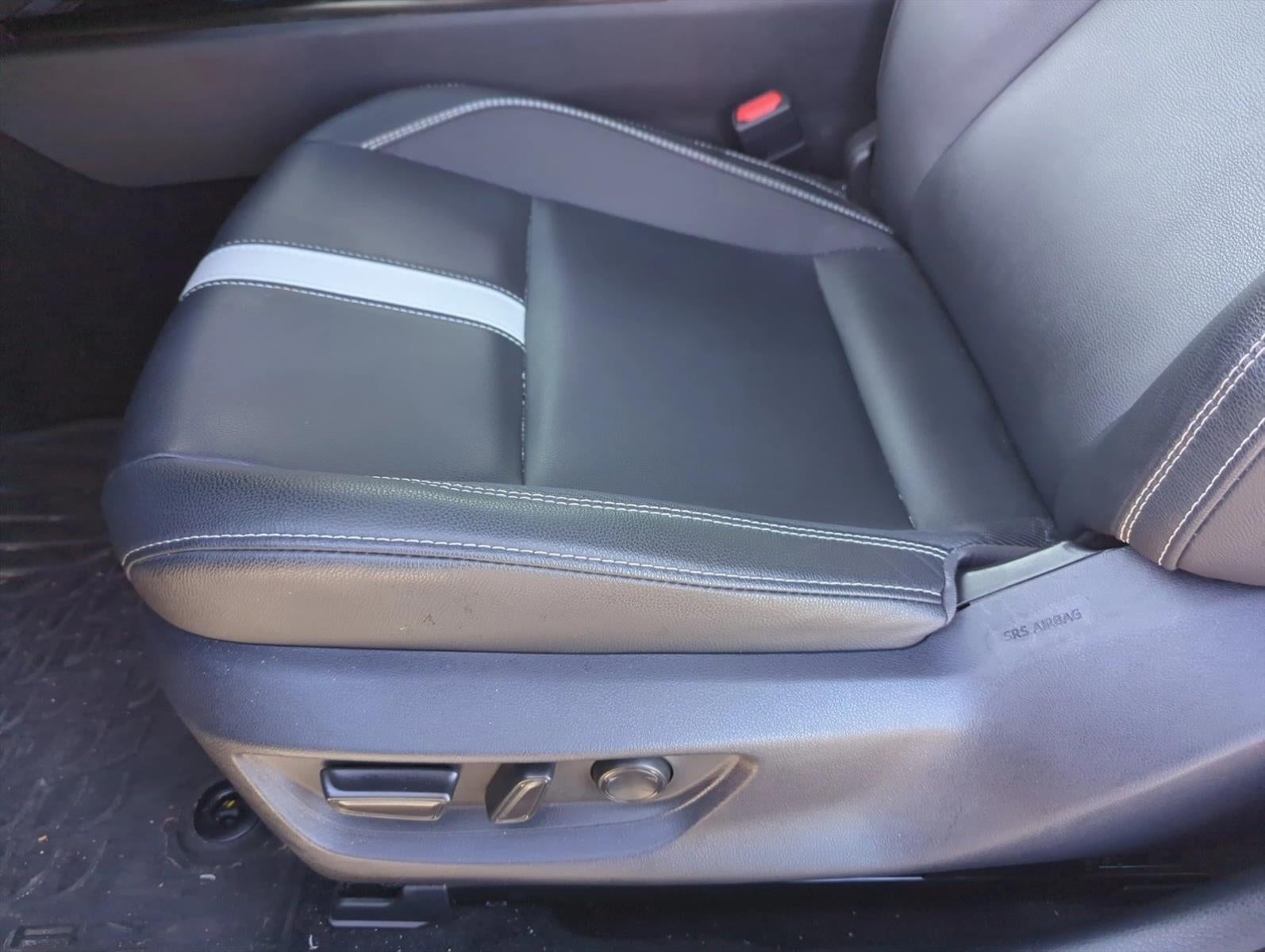 2025 Toyota Camry SE (Natl)