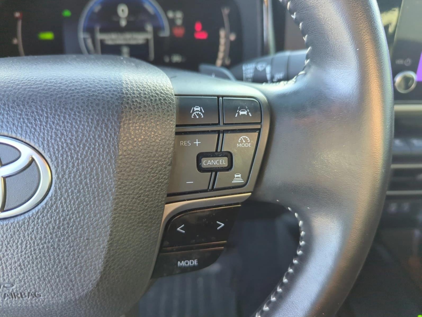 2025 Toyota Camry SE (Natl)