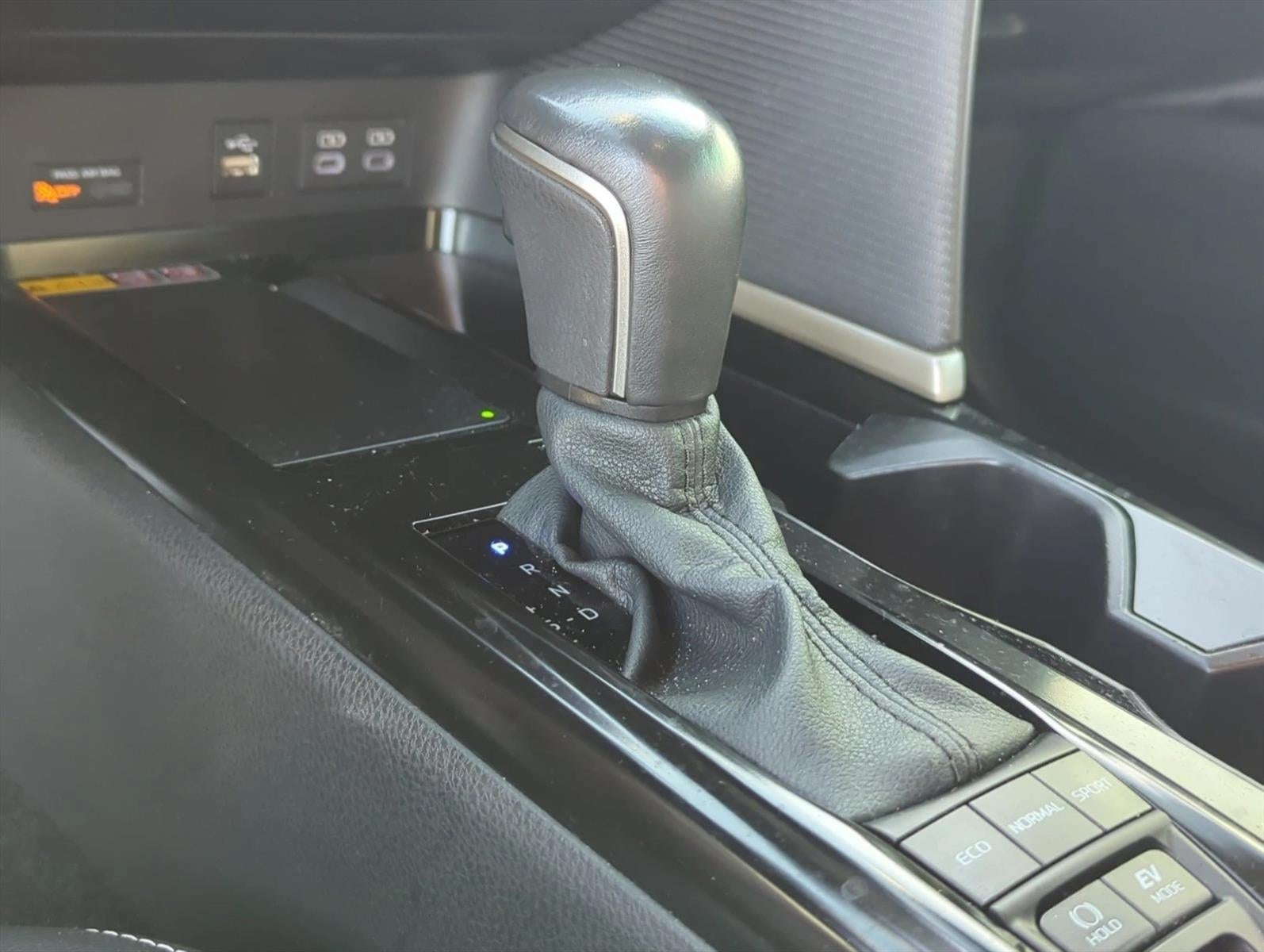 2025 Toyota Camry SE (Natl)