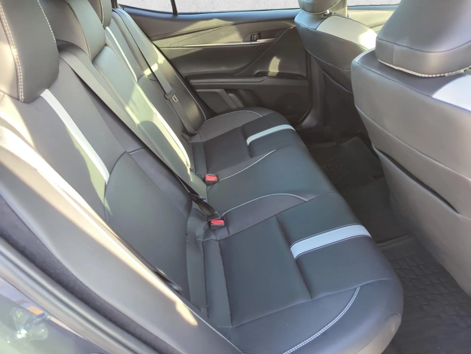 2025 Toyota Camry SE (Natl)