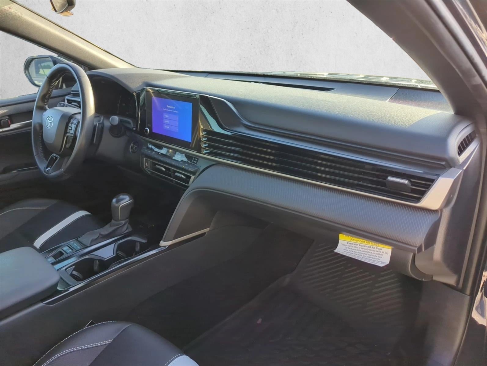 2025 Toyota Camry SE (Natl)