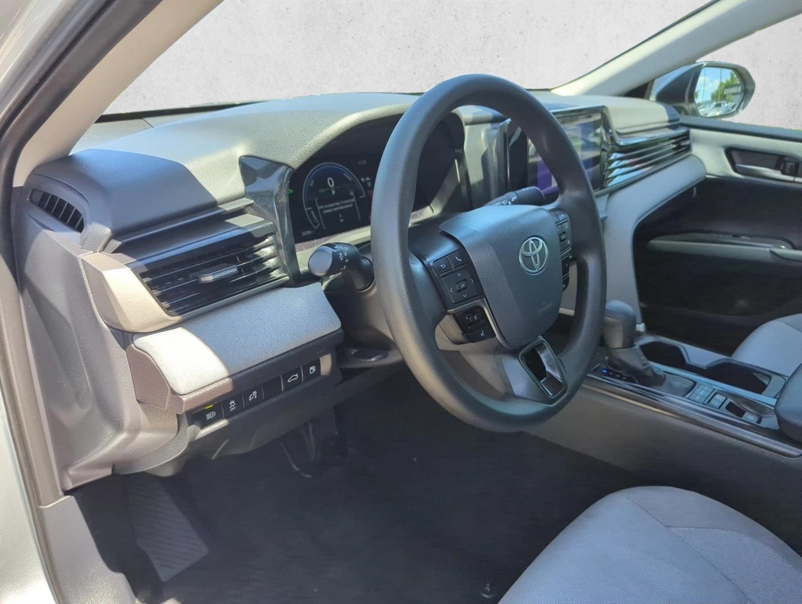 2025 Toyota Camry LE (Natl)