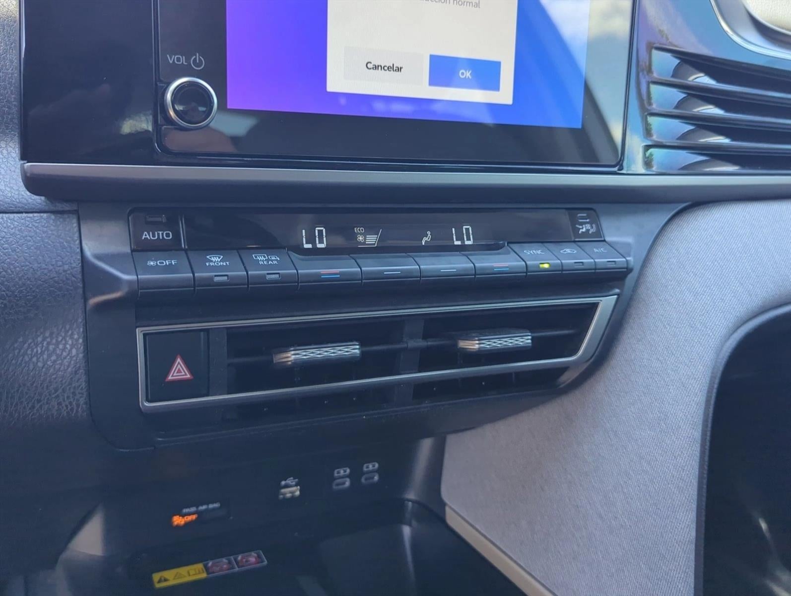 2025 Toyota Camry LE (Natl)