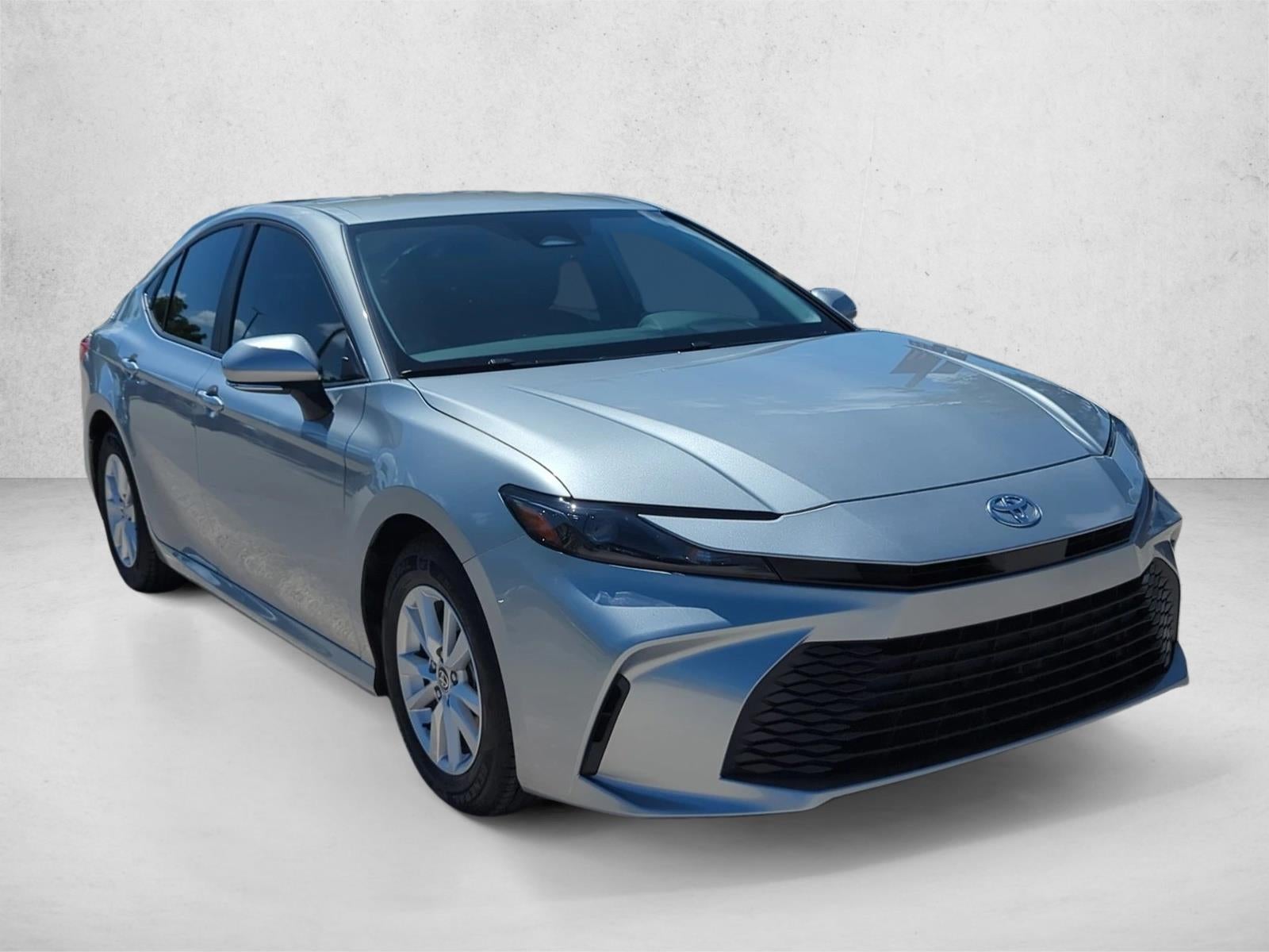 2025 Toyota Camry LE (Natl)
